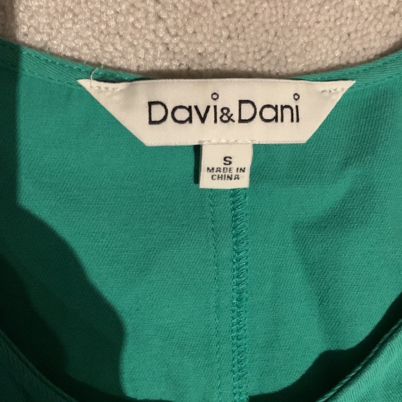 Green dress - Picture 2 of 2